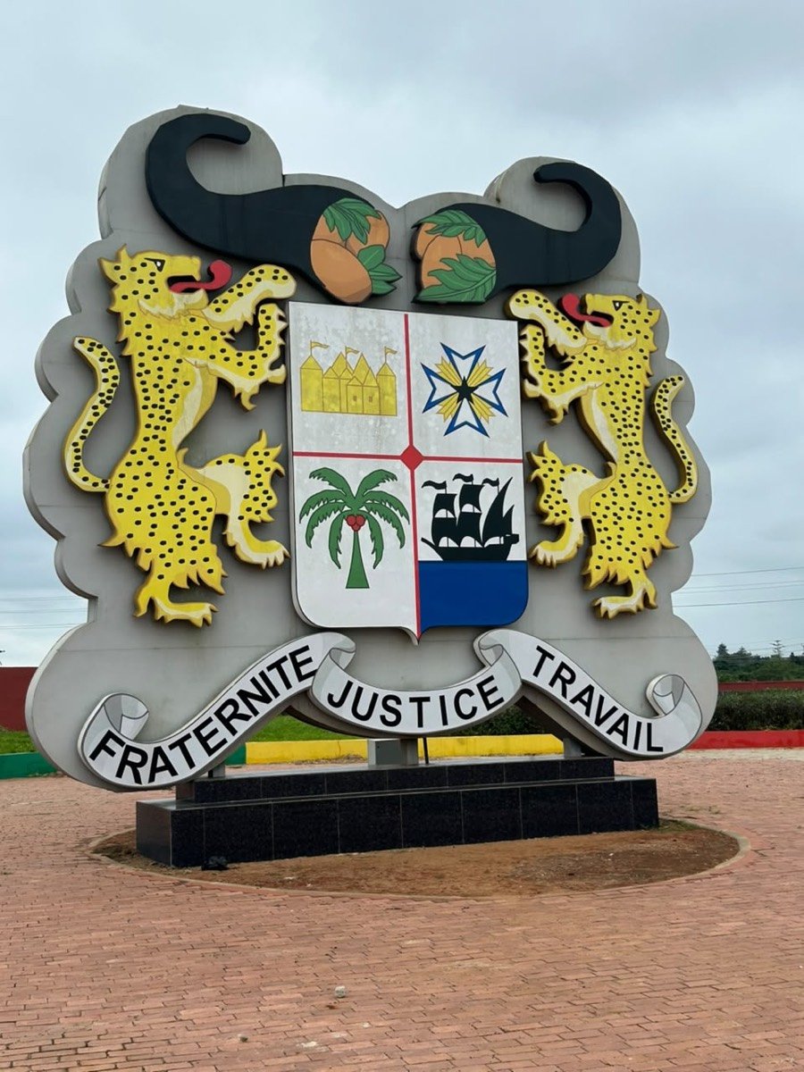 Rond-point aux armoiries du Bénin, Bénin